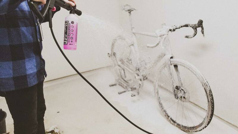Vask og smøring av sykkel 